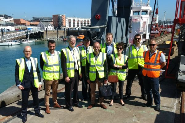 Agents bretons en charge des ports et du tourisme en visite dans les îles