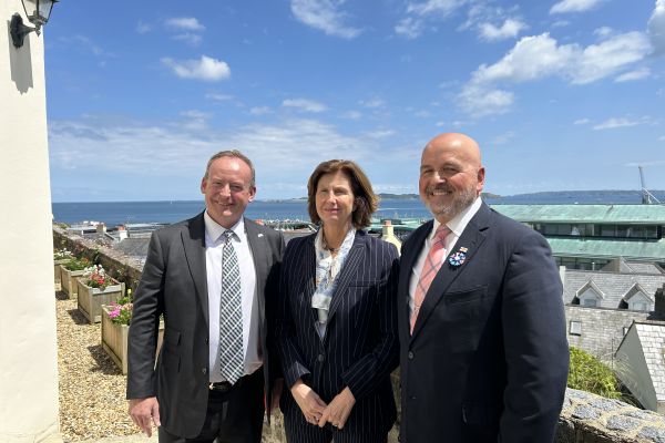 Visite de Son Excellence Hélène Tréheux-Duchêne dans les îles Anglo-Normandes